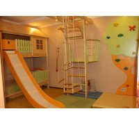 Двухъярусная кровать с крышей и горкой