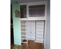 Кровать-чердак, шкаф и стеллаж