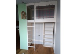 Кровать-чердак, шкаф и стеллаж