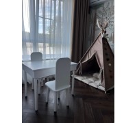 Стол и стулья в детскую