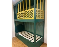 Двухъярусная кровать с мягким изголовьем
