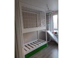 Двухъярусная кровать и спорткомплекс