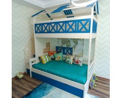 Двухъярусная кровать домик с широким спальным местом внизу