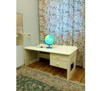 Растущий стол с выдвижными ящиками