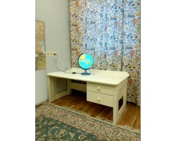 Растущий стол с выдвижными ящиками