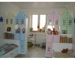 Шкаф в виде замка с накладками окошками